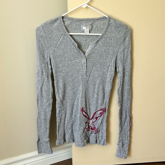 American Eagle Logo Long Sleeve Waffle Henley Shirt - Grey/Pink - Picture 3 of 9